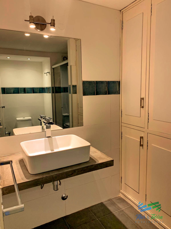 Apartamento ID.3358 - Vendo apartamento de 2 dormitorios. Aidy Grill, Punta del Este