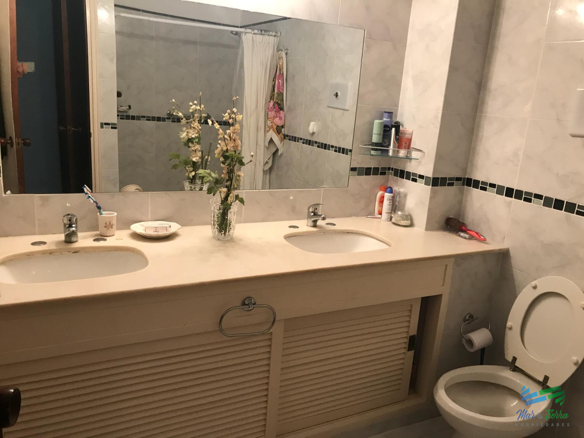 Apartamento ID.2879 - En venta y alquiler Apto a 100 ms del mar, playa mansa.