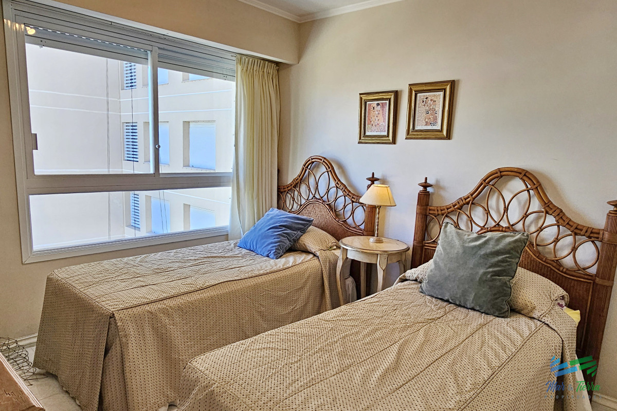 Apartamento ID.51 - Apartamento en Alquiler y Venta, playa mansa- Punta del Este 
