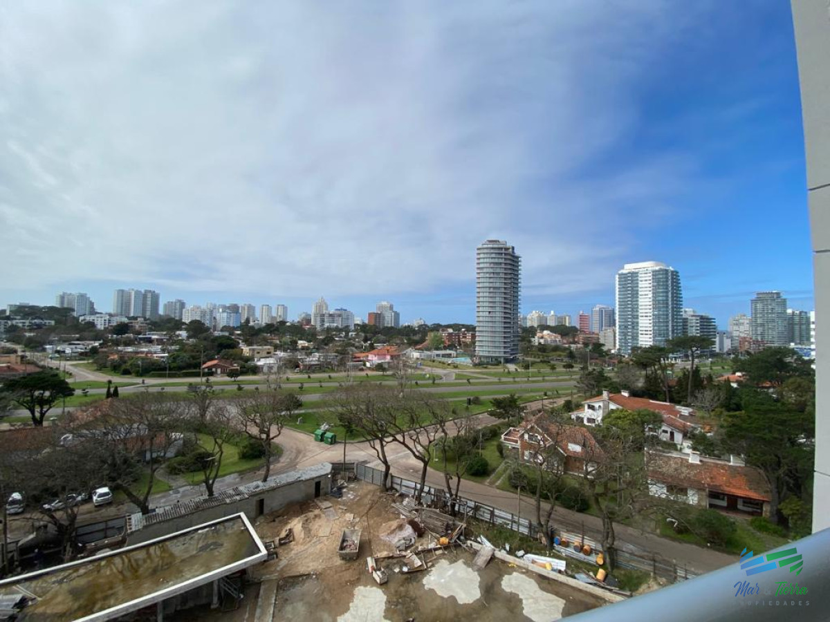 Apartamento ID.3576 - Vendo apartamento a estrenar, 2 dormitorios, excelentes servicios, playa mansa, Punta del Este
