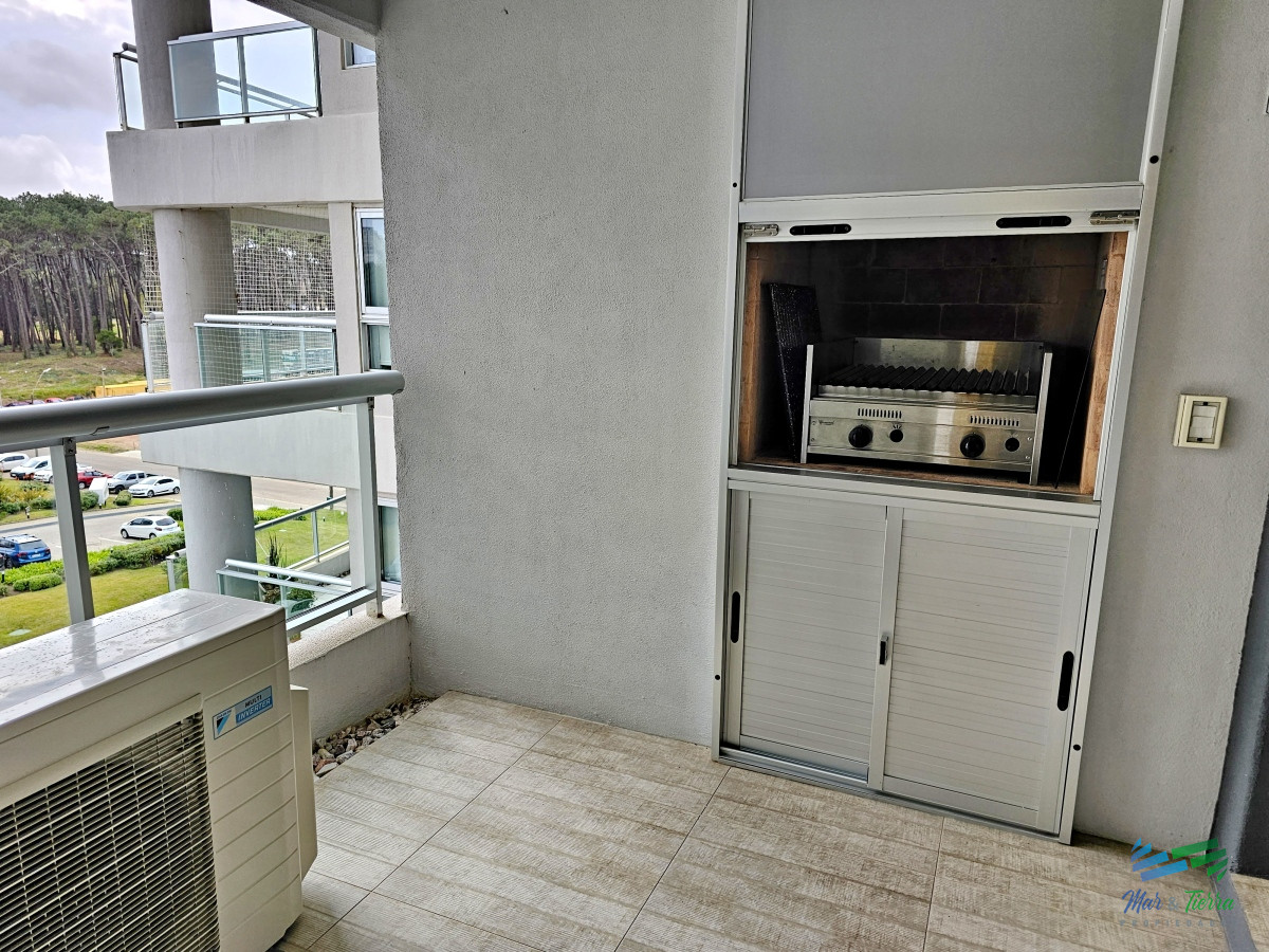 Apartamento ID.4798 - Apartamento disponible verano 2025, dos dormitorios, con servicios, Brava, Punta del este. 