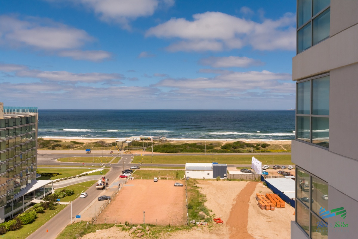 Apartamento ID.2324 - Alquilo excelente apartamento en torre de categoría.