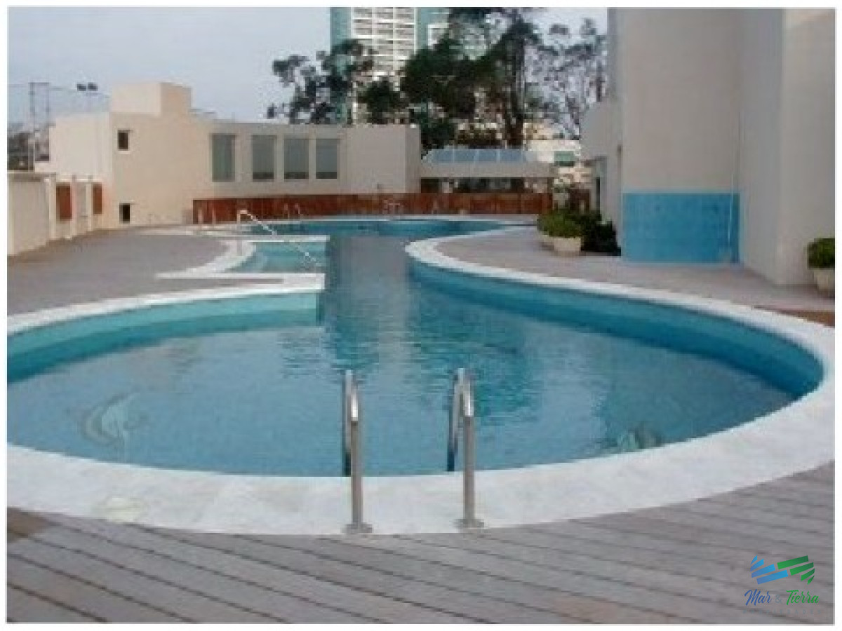 Apartamento ID.2857 - Apartamento de 3 dormitorios con vista al mar ,Punta del Este