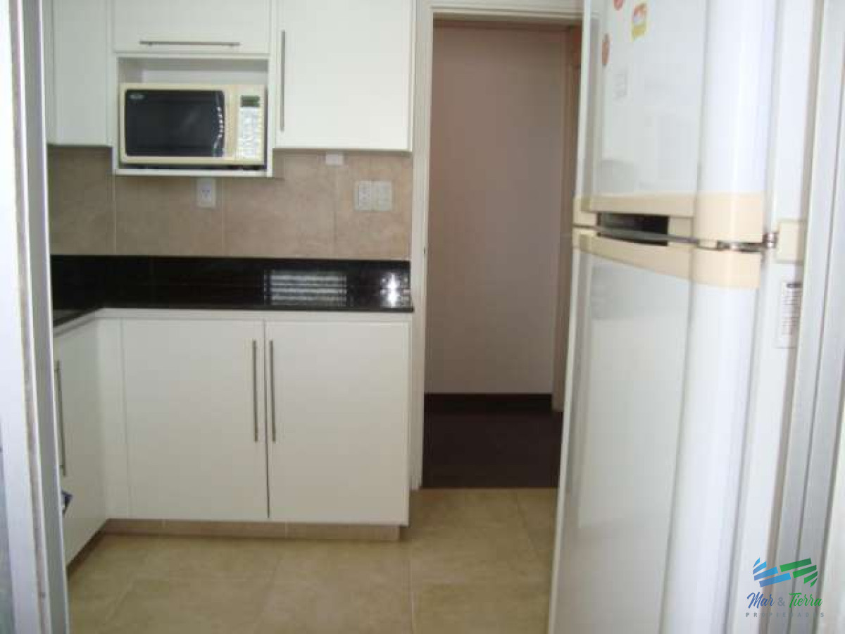 Apartamento ID.2598 - Vendo apartamento 3 dormitorios con vista al Puerto en Peninsula, Punta del Este.