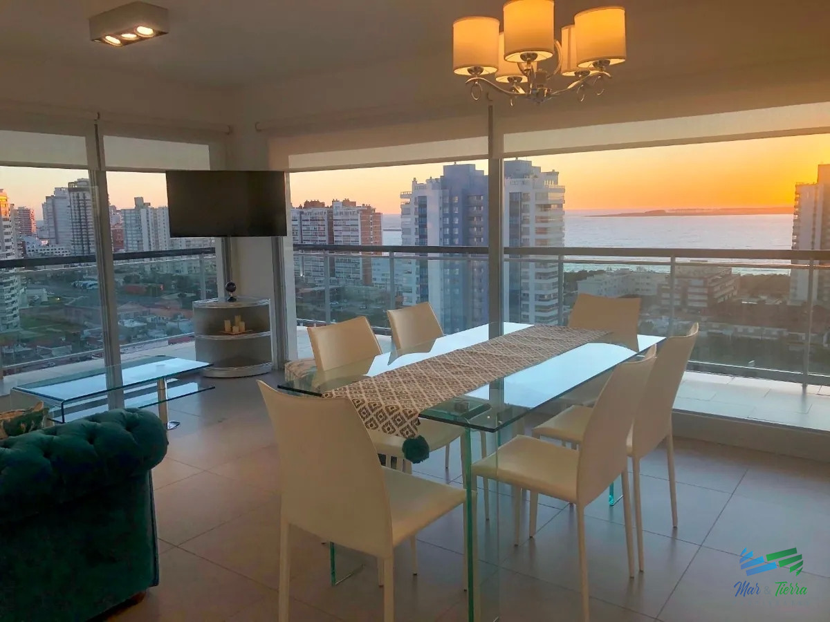Apartamento ID.3479 - Apartamento de 2 dormitorios con vista al mar ,Punta del Este