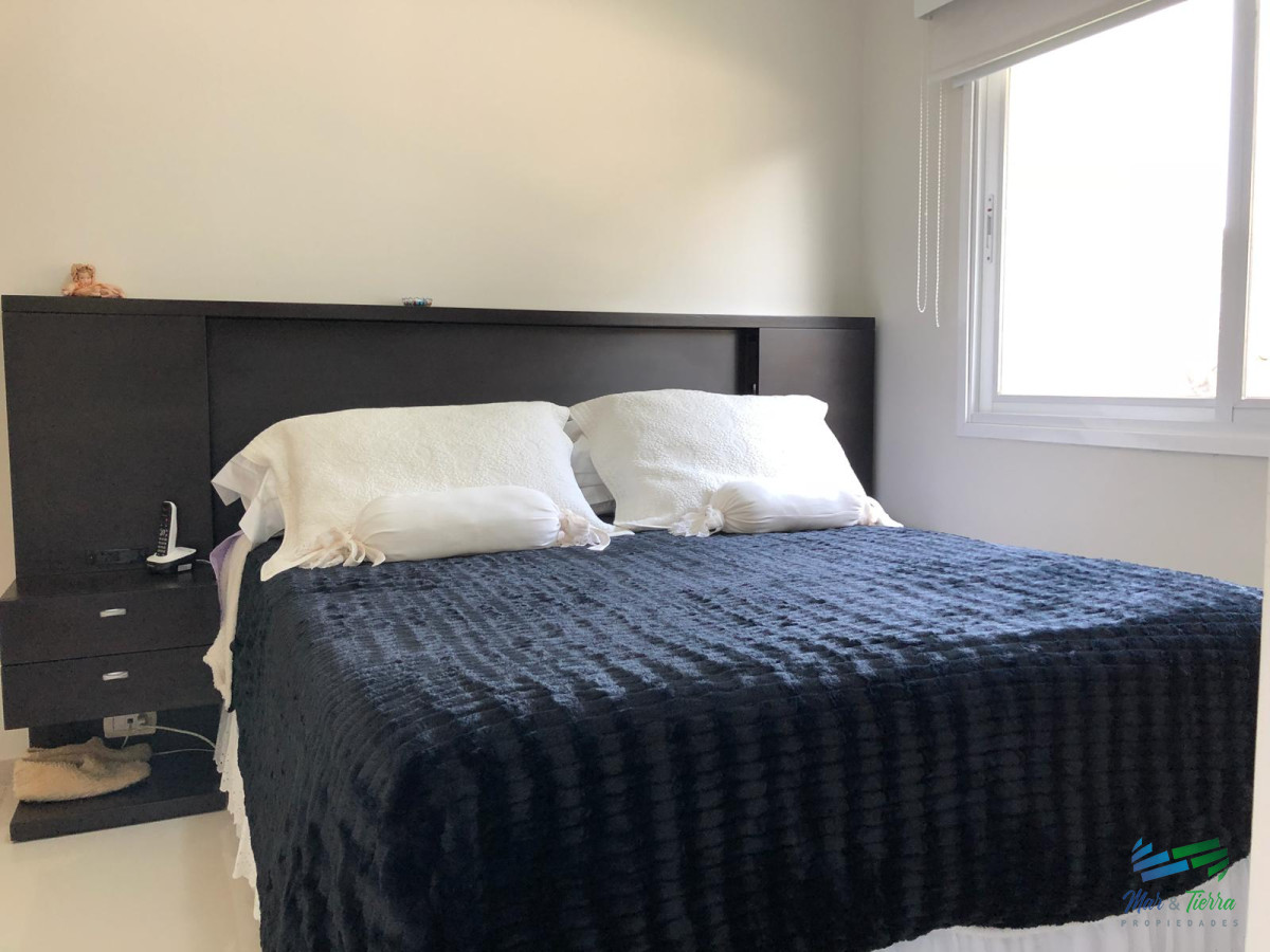 Apartamento ID.2251 - En venta.. excelente oportunidad , edificio con servicios, a pasitos del mar.