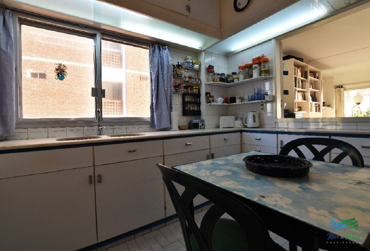 Apartamento ID.2156 - Venta de Apartamento 2 dormitorios en Playa Mansa, Punta del Este.  