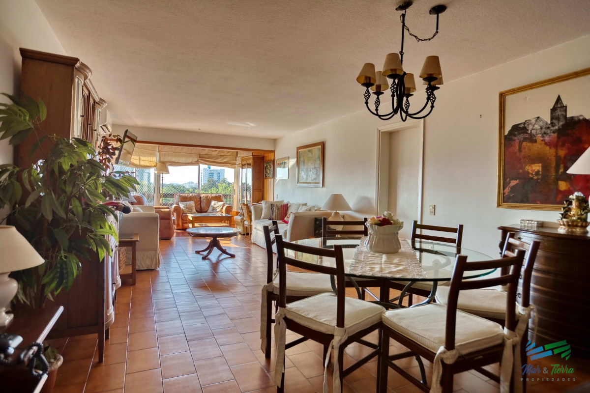 Apartamento ID.2532 - Alquilo apartamento de 3 dormitorios por verano, Roosevelt, Punta del Este.