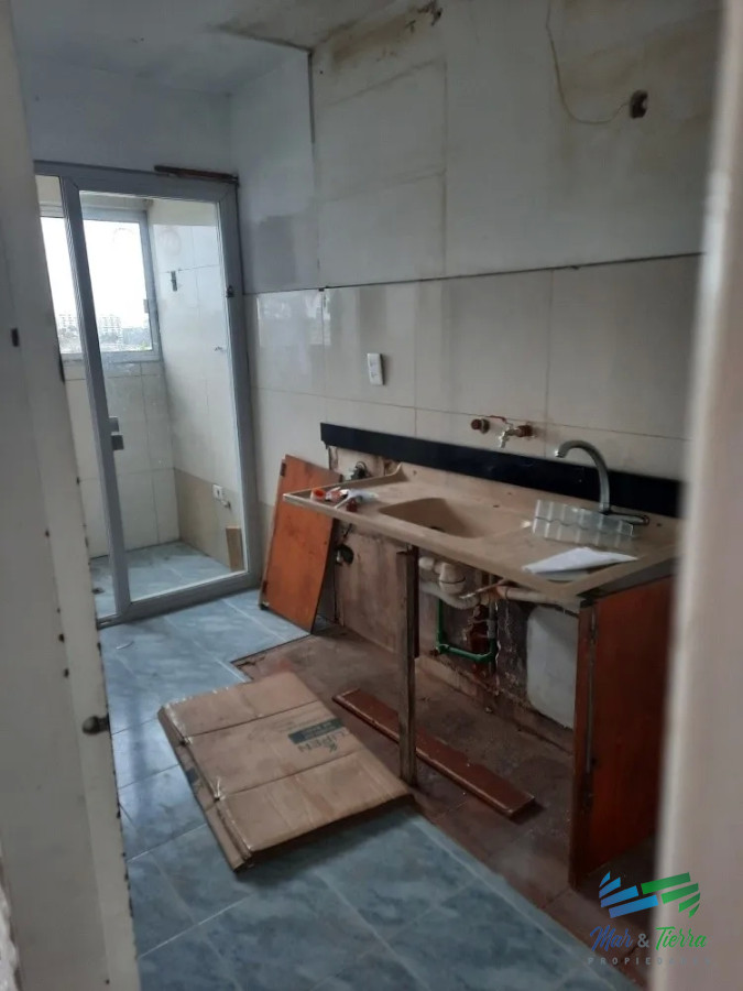 Apartamento ID.3940 - Vendo apartamento 3 dormitorios en el centro de Maldonado, piso alto.