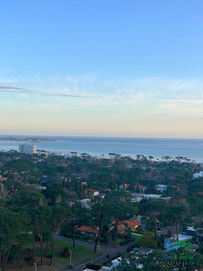 Apartamento ID.5720 - Venta de apartamento 3 dormitorios en Roosevelt Punta del Este