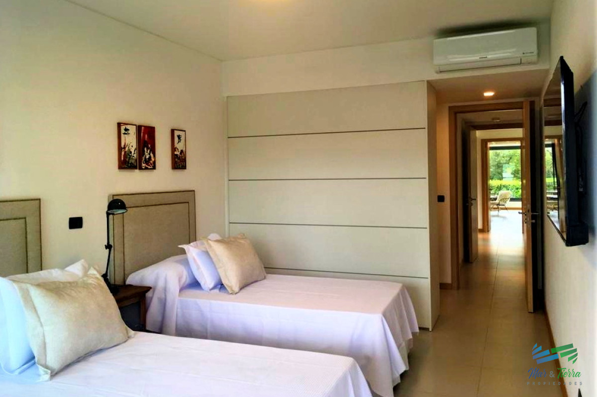 Apartamento ID.5088 - DEPARTAMENTO CON PISCINA PROPIA EN VENTA, 3 DORMITORIOS EN SUITE, PUNTA DEL ESTE 
