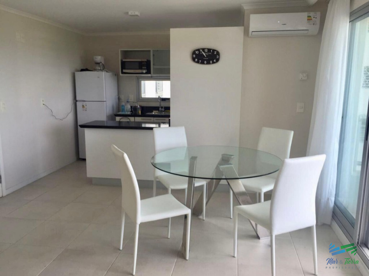 Apartamento ID.712 - Vendo apartamento en Punta del Este, a pocas cuadras de la brava con muy buenos servicios.