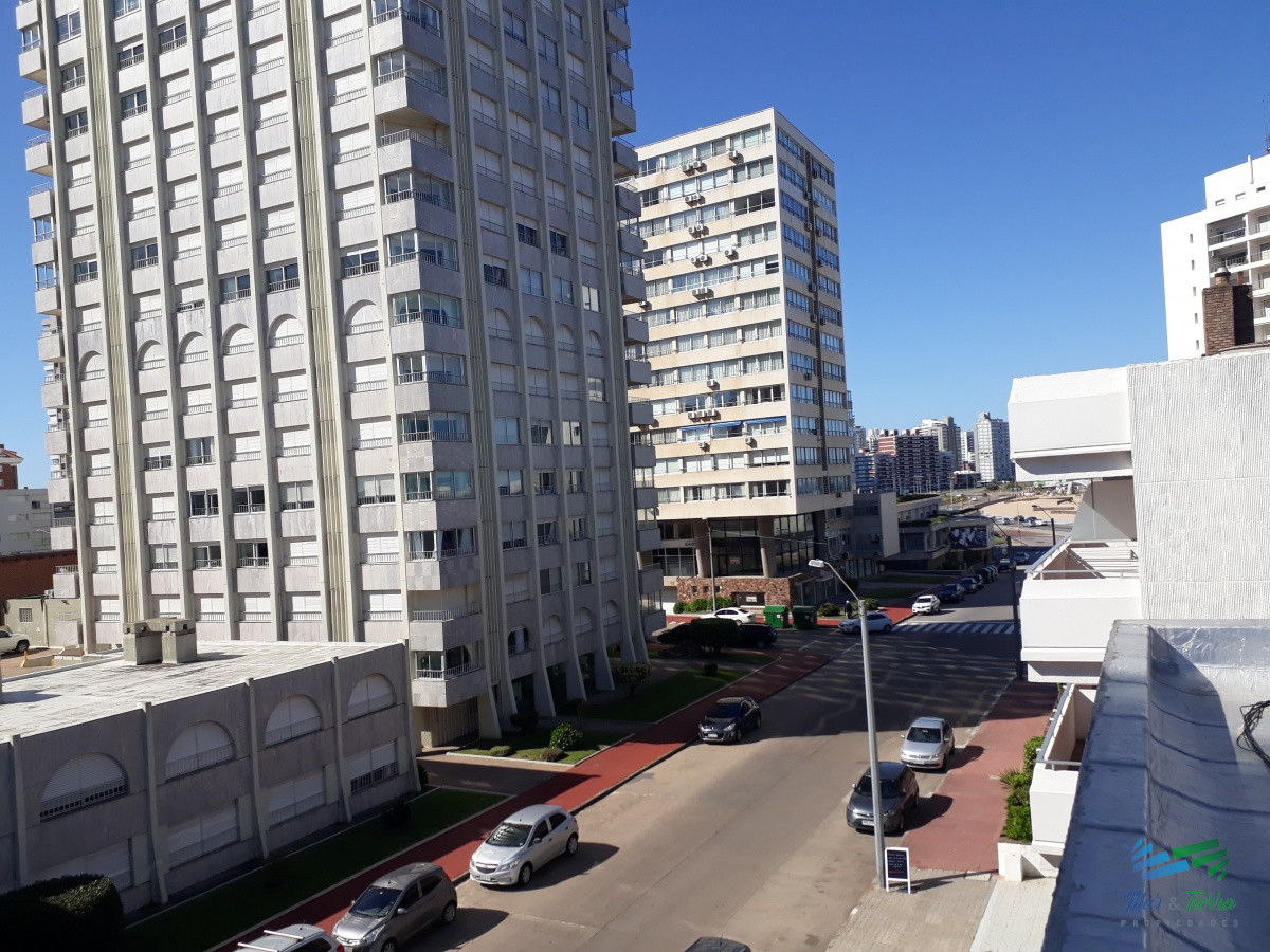 Apartamento ID.3929 - Vendo apartamento 1 dormitorio y medio peninsula punta del este cochera garage