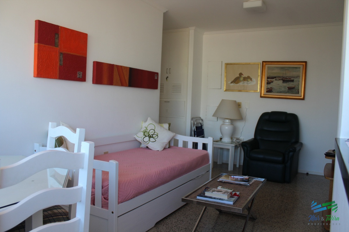 Apartamento ID.2668 - En venta, piso intermedio con vista despejada...