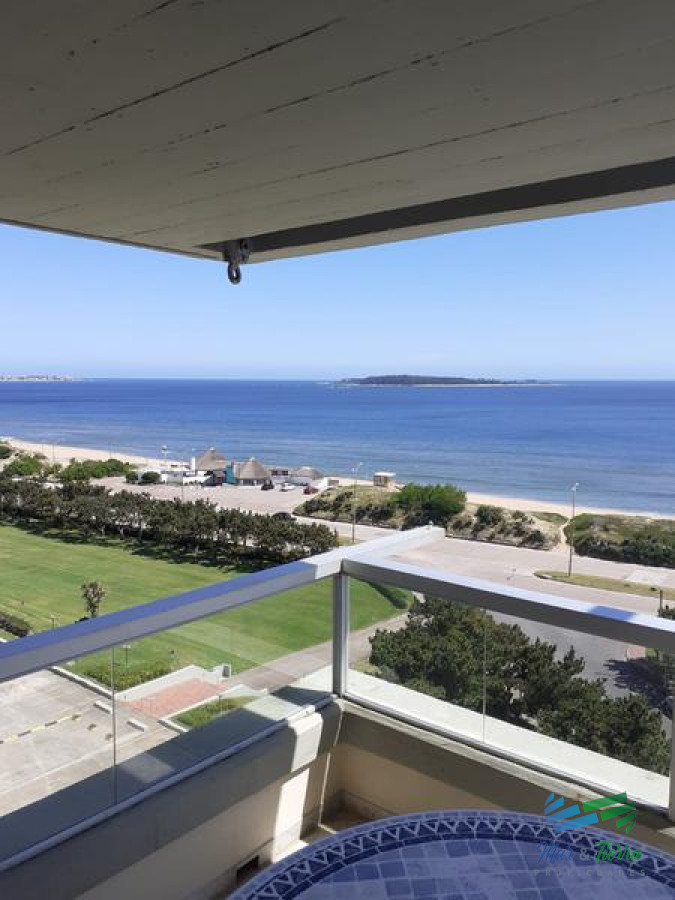 Apartamento ID.2851 - Apartamento en venta ubicado en primera línea al mar y en paradas de la mansa de Punta del Este.