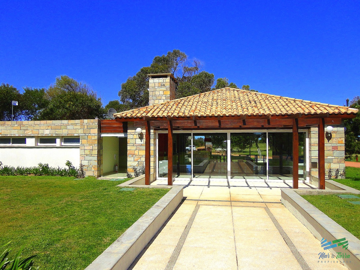 Apartamento ID.4210 - Venta de Apartamento 2 DORMITORIOS en Playa Mansa, Punta del Este