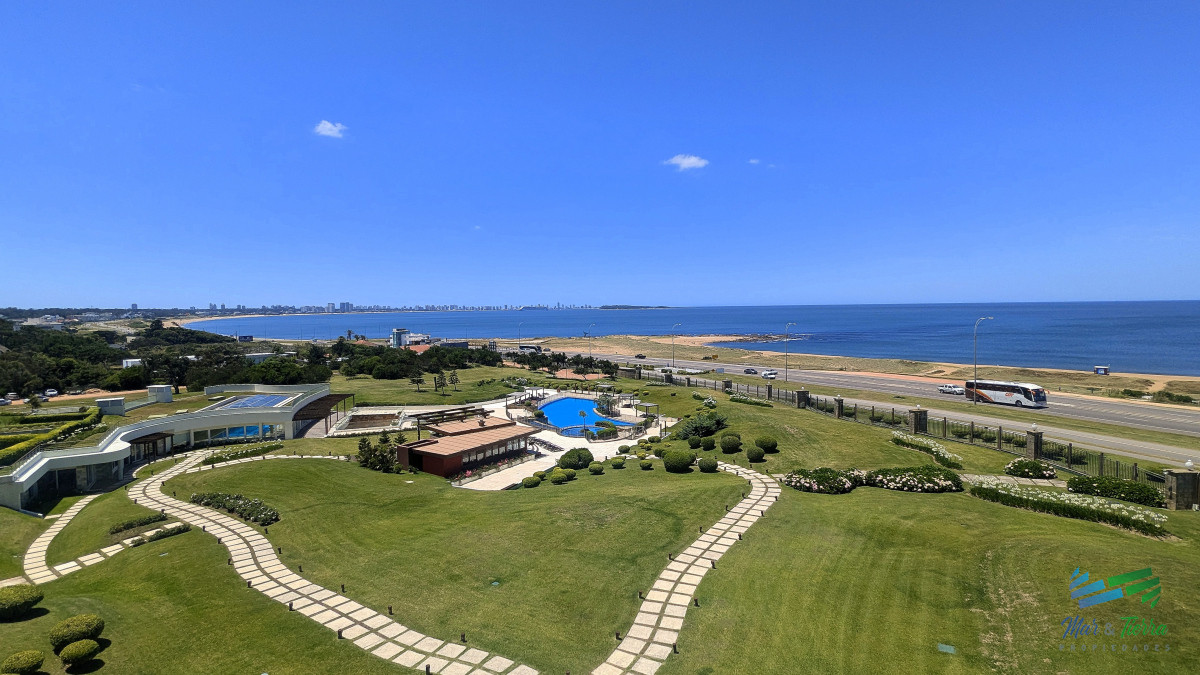 Apartamento ID.4955 - Venta de apartamento Petnhouse 3 dormitorios 3 baños frente al mar, playa MansaPunta del Este 