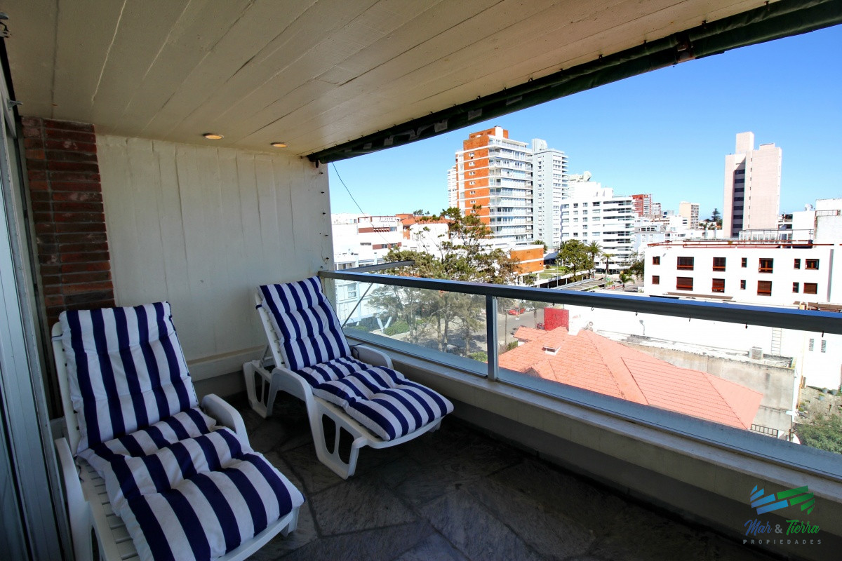 Apartamento ID.1084 - Apartamento amplio, luminoso con excelentes vistas al mar , y Puerto de Punta del Este