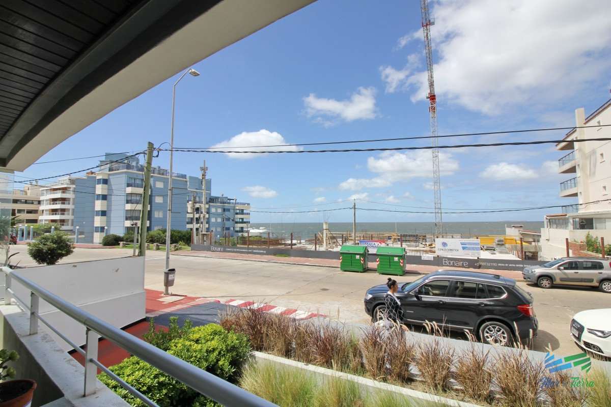 Apartamento ID.990 - Apartamento de 2 dormitorios en venta con vista al mar, Punta del Este
