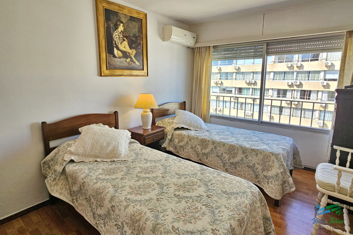 Apartamento ID.4619 - Venta de apartamento 2 dormitorios 2 baños en Peninsula de Punta del Este con impresionante vista