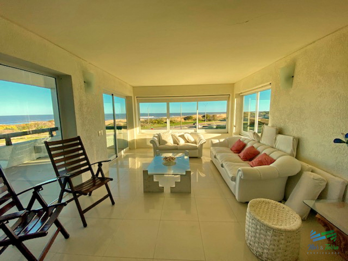 Apartamento ID.3049 - Apartamento de 3 dormitorios con vista al mar ,Punta del Este