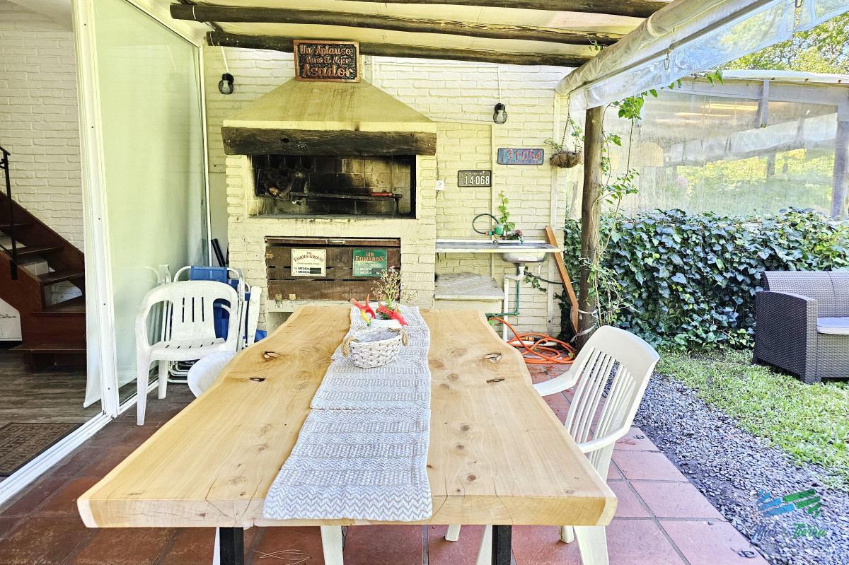 Apartamento ID.3293 - Vendo apartamento tipo casa de 2 dormitorios, reciclado, en San Rafael, Punta del Este.