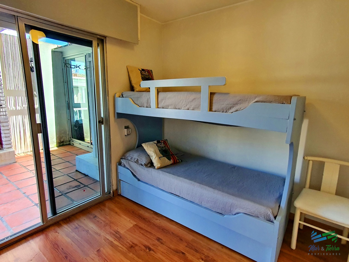 Apartamento ID.775 - En venta apartamento 2 dormitorios con parrillero y garaje en Península, Punta del Este