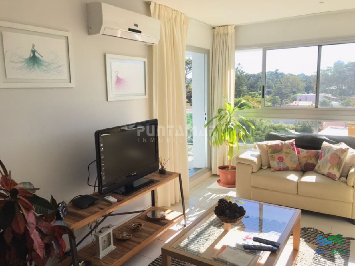 Apartamento ID.2146 - HERMOSO APARTAMENTO CON UNA AMPLIA TERRAZA , UBICADO A UNA CUADRA DE PLAYA MANSA, MUY LINDA VISTA DESPEJADA EN UN ENTORNO DE NATURALEZA Y VERDE.