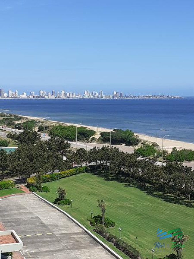 Apartamento ID.2851 - Apartamento en venta ubicado en primera línea al mar y en paradas de la mansa de Punta del Este.