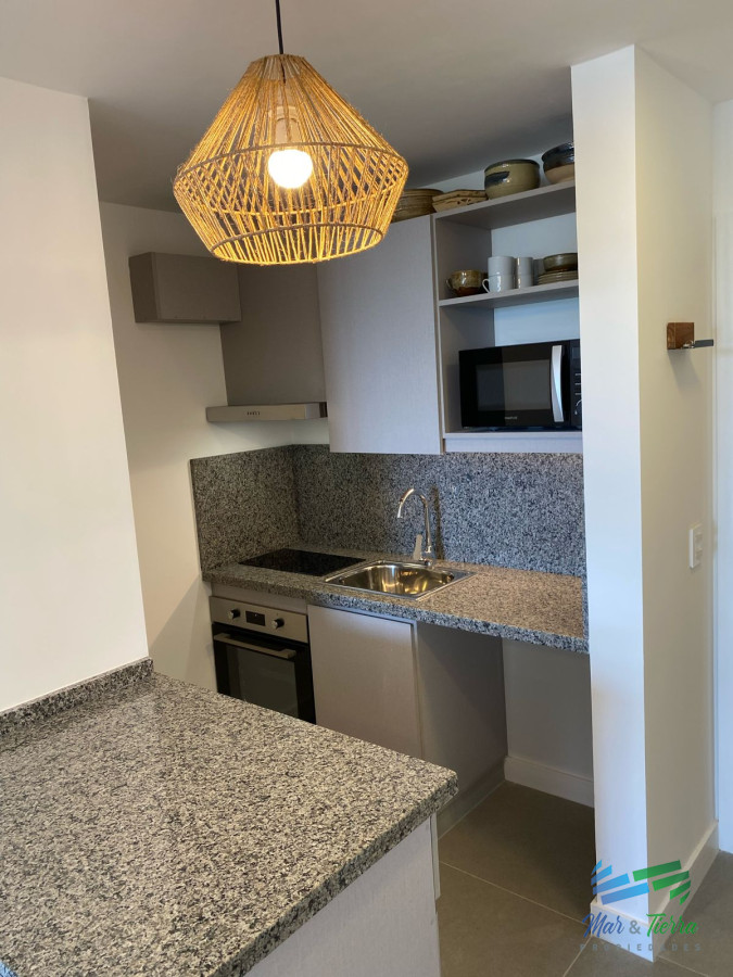 Apartamento ID.4558 - ALQUILER INVERNAL, UN DORMITORIO Y MEDIO. 2024 EDIFICIO CON SERVICIOS  