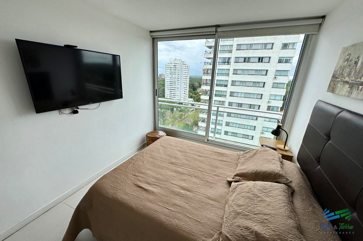 Apartamento ID.5097 - APARTAMENTO DOS DORMITORIOS, MODERNO, ALQUILER INVERNAL, SOBRE AV. ROOSEVELT, PUNTA DEL ESTE. 