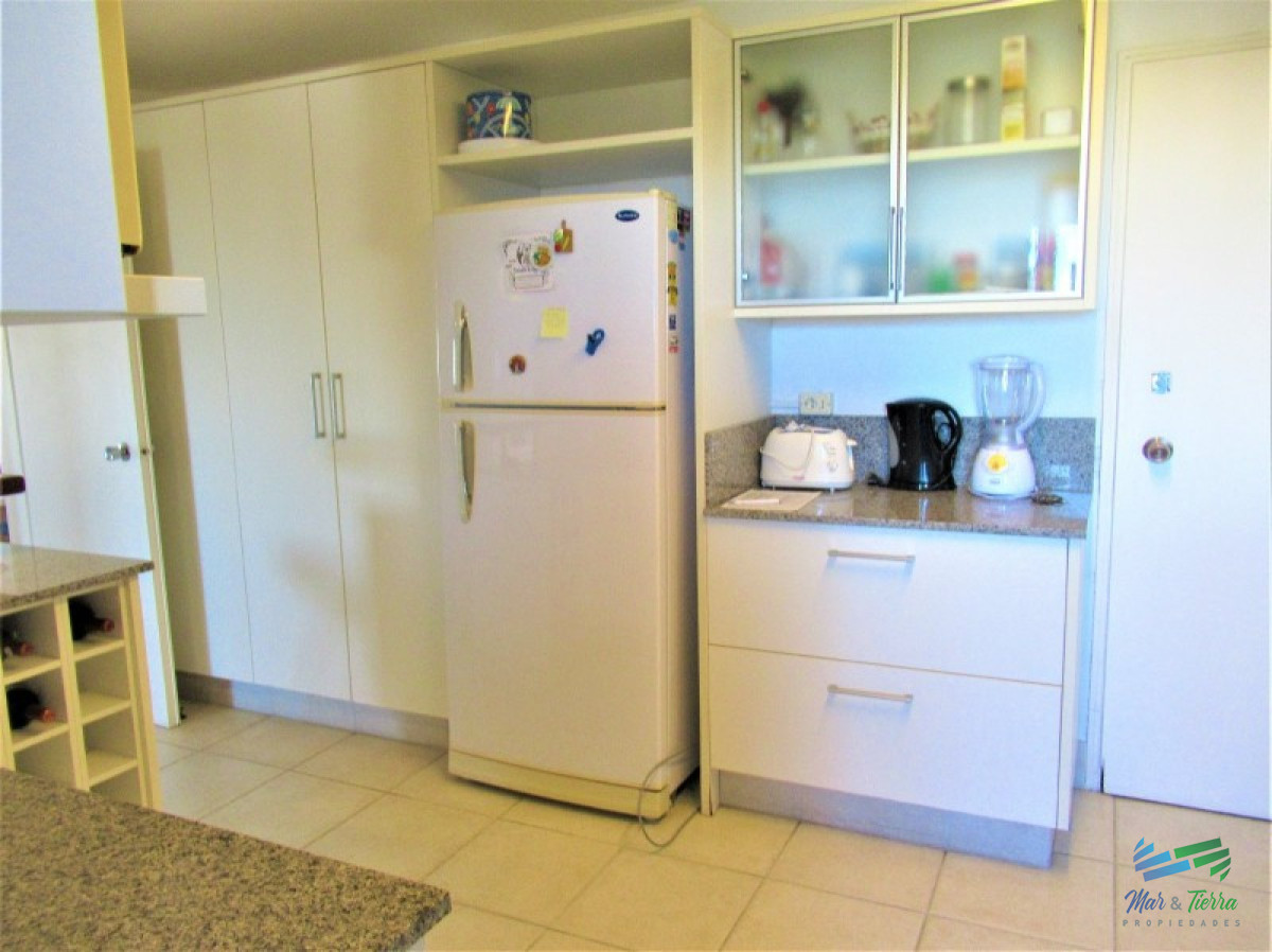 Apartamento ID.1513 - Dpto.reciclado, amplio y luminoso, con vistas de casi 360º.
