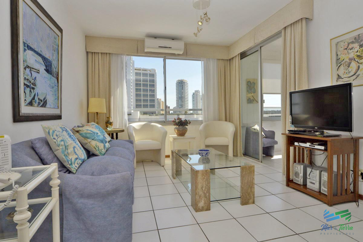 Apartamento ID.2675 - En venta.. muy buena oportunidad a pasitos del mar.
