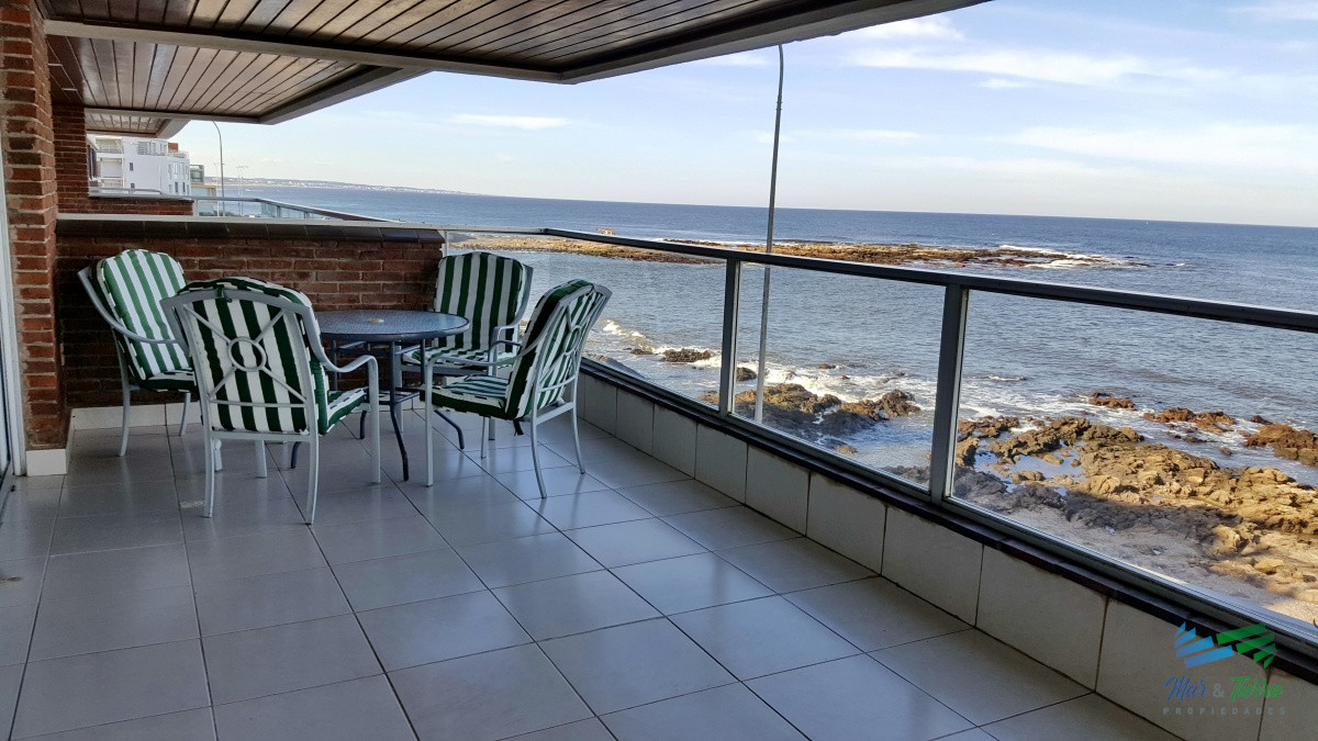 Apartamento ID.1243 - Vendo apartamento 3 dormitorios, frente al mar en Peninsula, Punta del Este