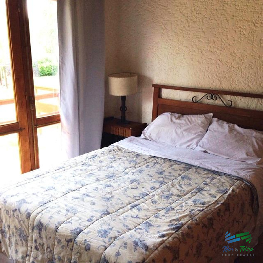 Apartamento ID.2165 - PEDRAGOSA SIERRA (CUADRA DEL FLOREAL ) CÓMODO DUPLEX CON FONDO Y PARRILLERO PROPIO