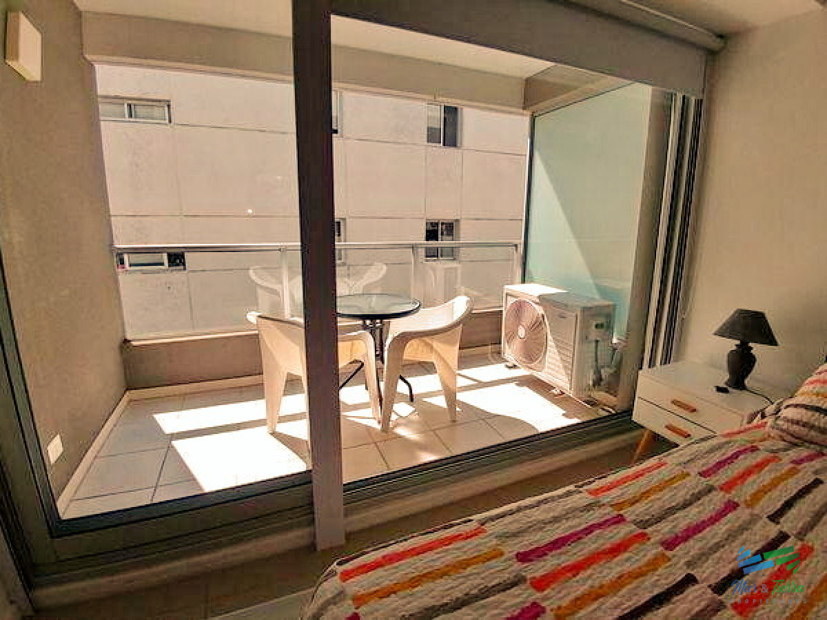 Apartamento ID.4230 - En venta apartamento con garaje en Peninsula, cerca Puerto Punta del Este.