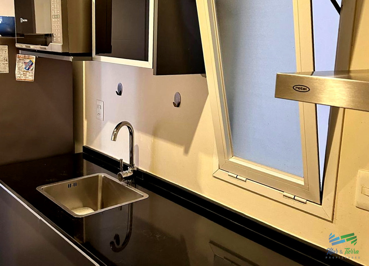 Apartamento ID.5009 - APARTAMENTO DISPONIBLE EN ALQUILER, AMPLIO, LUMINOSO, EN LA PENÍNSULA, PUNTA DEL ESTE.