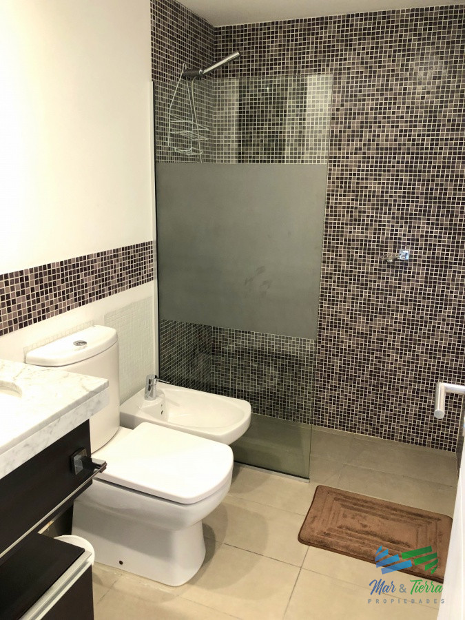 Apartamento ID.3923 - Venta Alquiler apartamento 3 dormitorios 2 baños playa brava punta del este