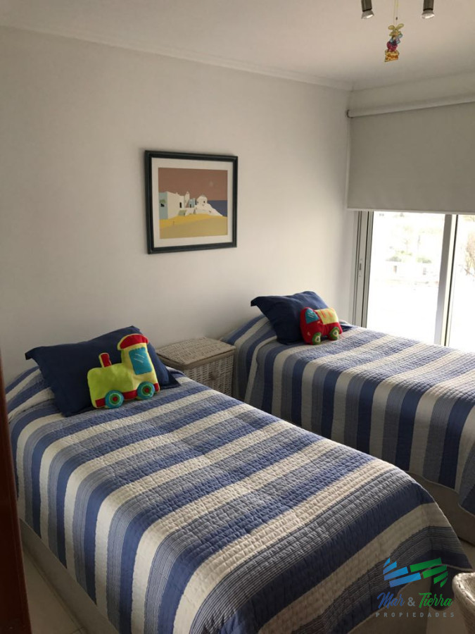 Apartamento ID.2961 - En venta.. piso alto , torre de categoría con excelente ubicación y servicios.