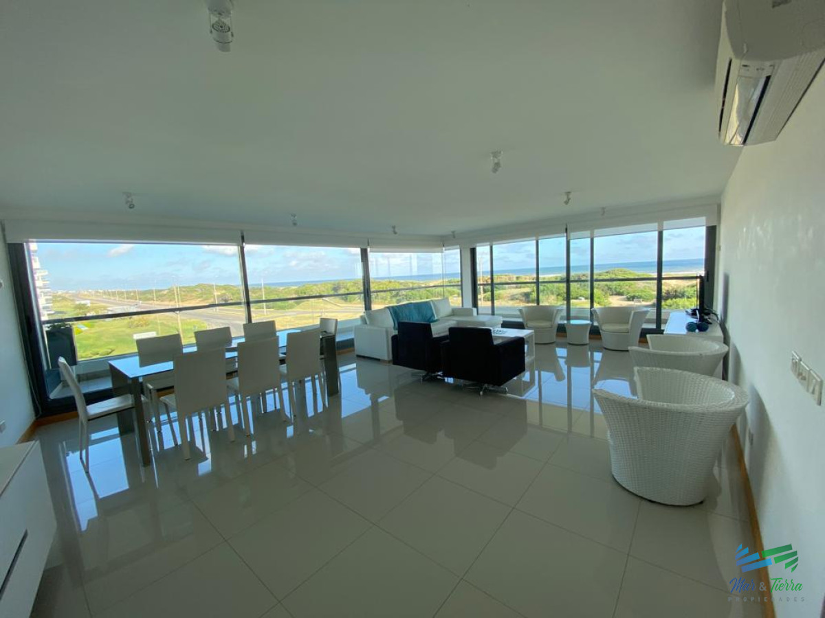 Apartamento ID.2728 - Vendo apartamento 3 dormitorios en brava frente al mar, Punta del Este.