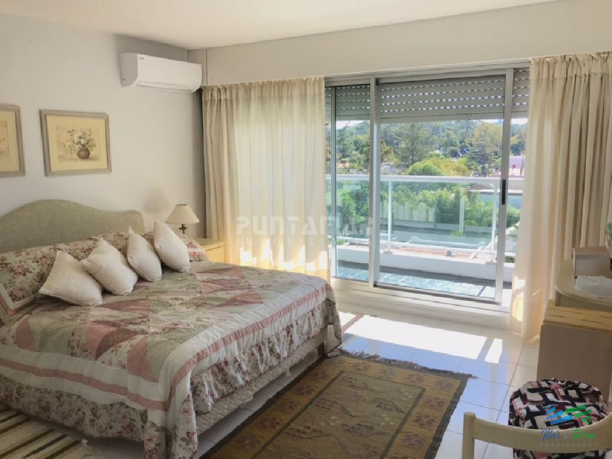 Apartamento ID.2146 - HERMOSO APARTAMENTO CON UNA AMPLIA TERRAZA , UBICADO A UNA CUADRA DE PLAYA MANSA, MUY LINDA VISTA DESPEJADA EN UN ENTORNO DE NATURALEZA Y VERDE.
