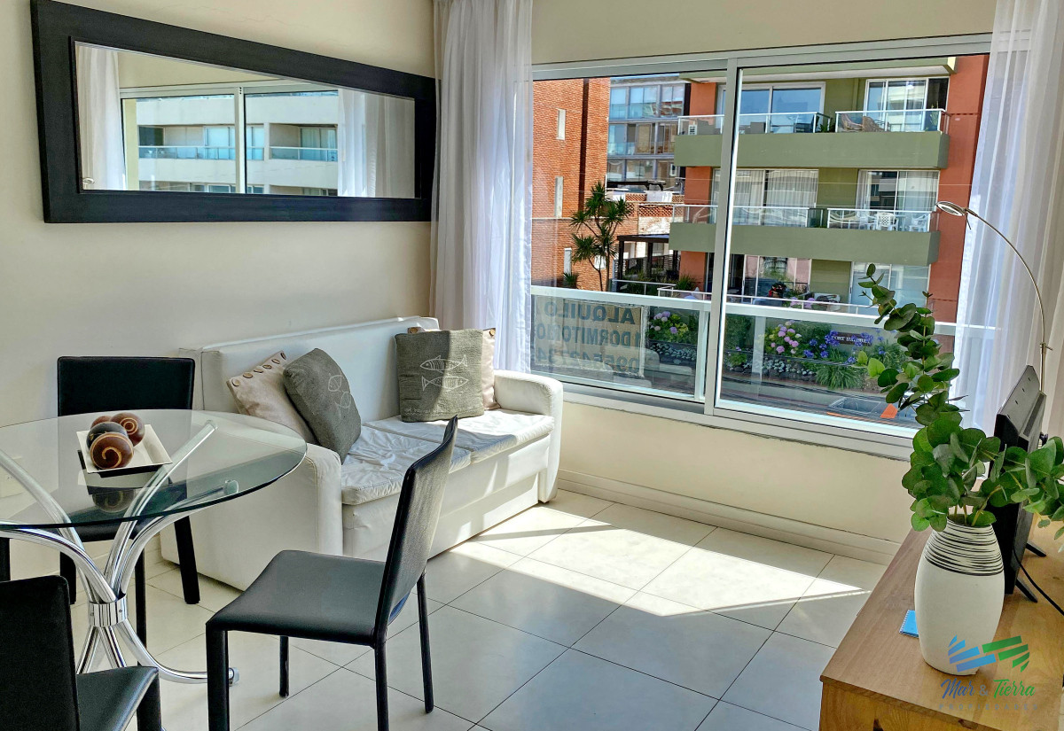Apartamento ID.2709 - Alquilo apartamento ANUAL EN PUNTA DEL ESTE , 1 dormitorio, Península. 