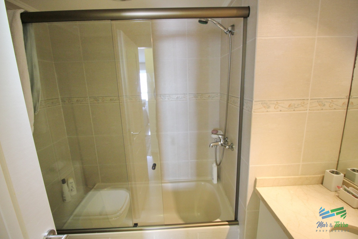 Apartamento ID.990 - Apartamento de 2 dormitorios en venta con vista al mar, Punta del Este