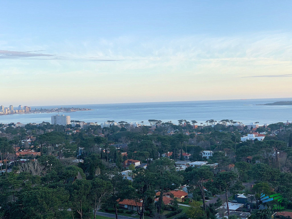 Apartamento ID.5720 - Venta de apartamento 3 dormitorios en Roosevelt Punta del Este