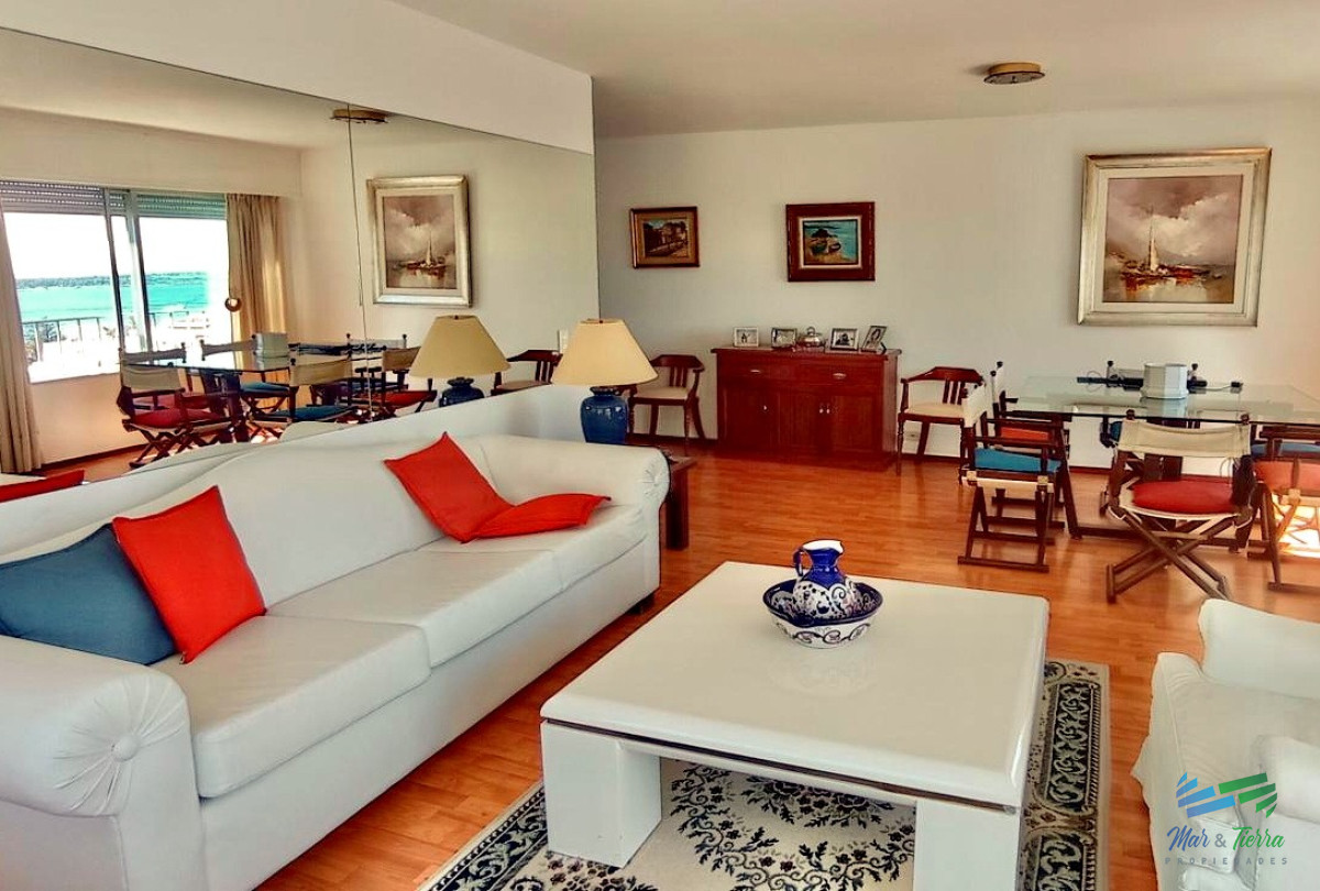 Apartamento ID.4619 - Venta de apartamento 2 dormitorios 2 baños en Peninsula de Punta del Este con impresionante vista