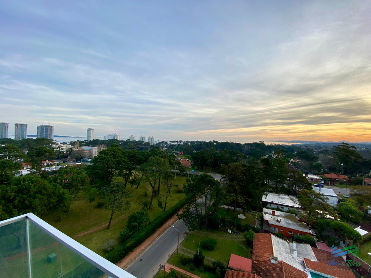 Apartamento ID.2607 - Alquiler anual apartamento 2 dormitorios con servicios en Roosevelt, Punta del Este
