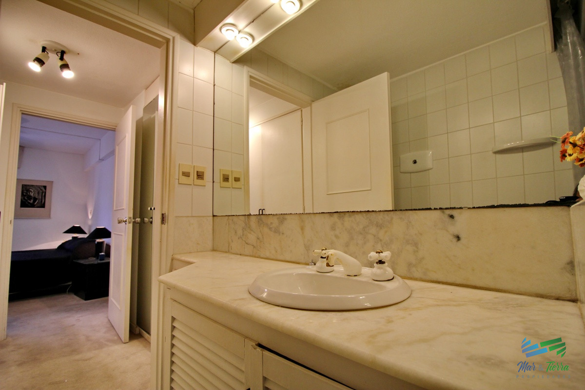 Apartamento ID.663 - Alquilo apartamento 1 dormitorio frente al mar, playa brava, Punta del Este