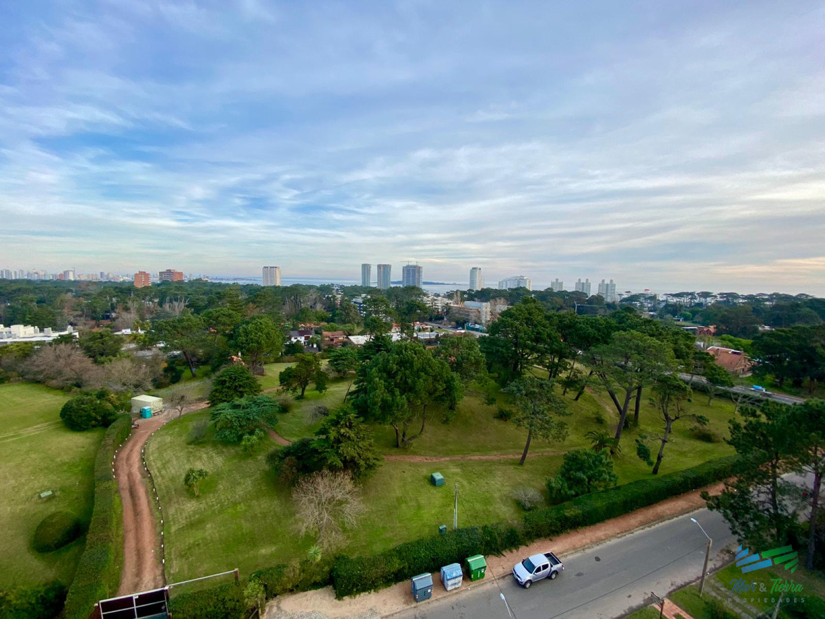 Apartamento ID.2607 - Alquiler anual apartamento 2 dormitorios con servicios en Roosevelt, Punta del Este