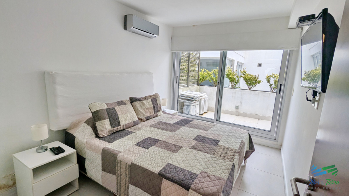 Apartamento ID.4911 - En venta apartamento 1 dormitorio con piscina en Peninsula, Punta del Este