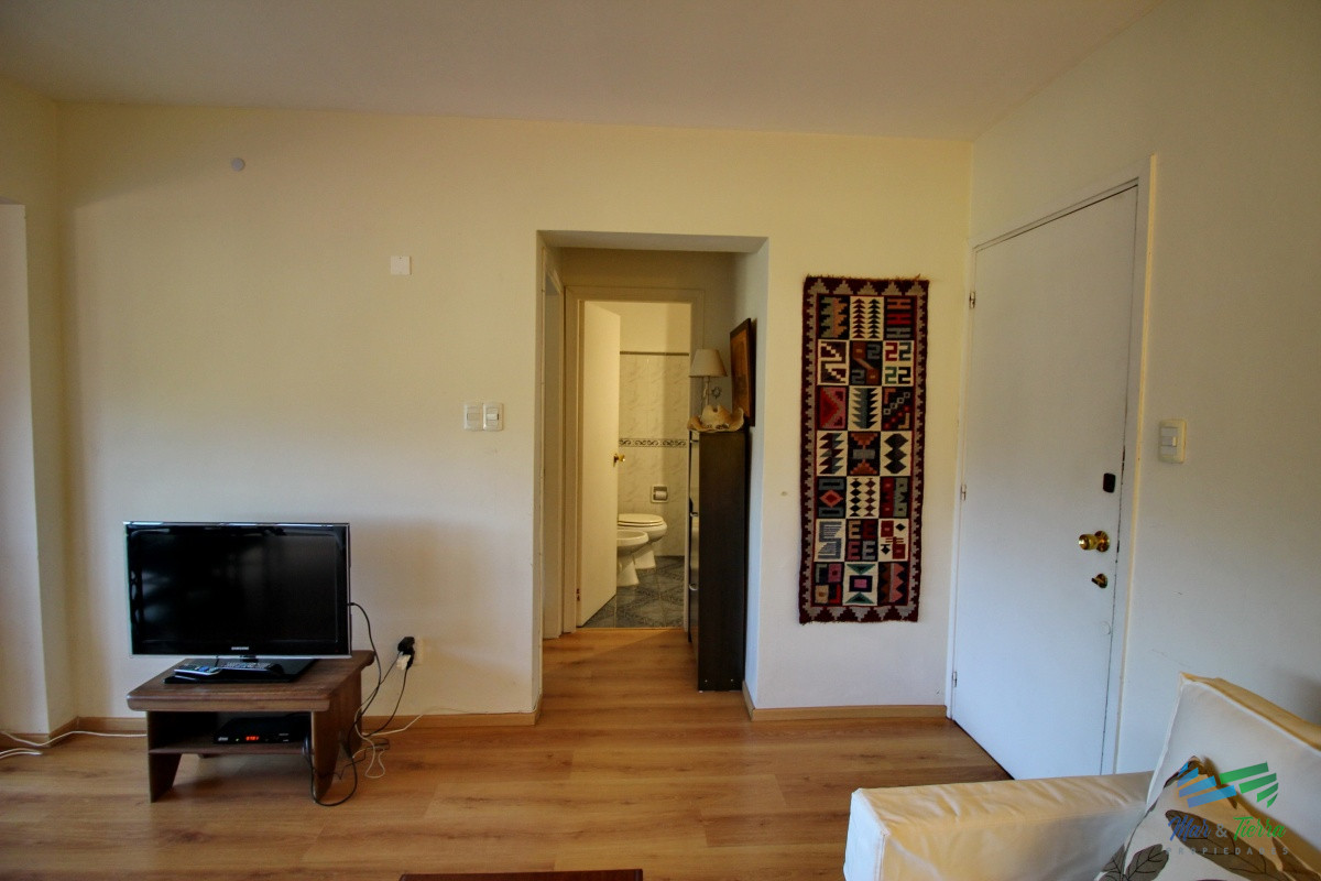 Apartamento ID.1483 - Alquilo apartamento INVERNAL reciclado 1 dormitorio en Punta del Este frente al mar, en playa mansa.